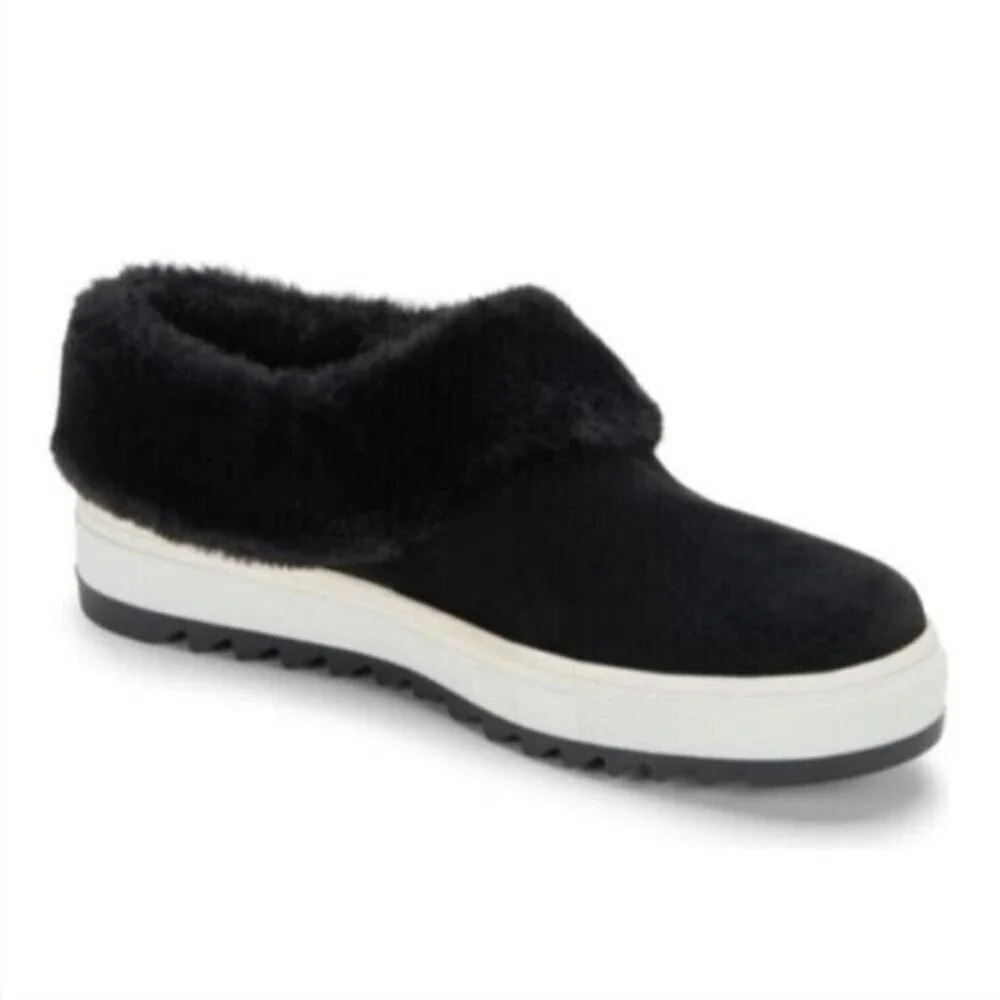 BLONDO Women Suri Waterproof Slip-on Sneaker In Black‎ Suede 5.5